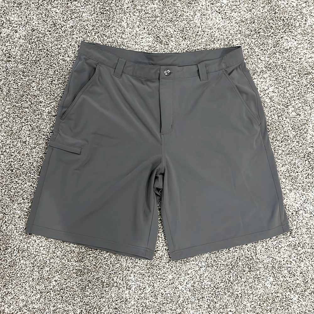 Columbia men’s grey shorts. Size 38. Like new!